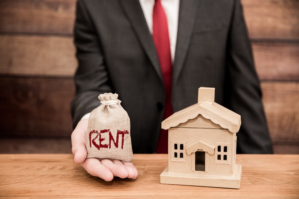 Gestion locative immobilière pour les propriétaires non-résidents : comment bien évaluer les avantages et les inconvénients